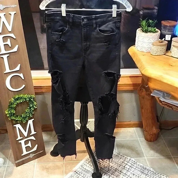 American Eagle Black Distressed Jeans - Picture 1 of 5